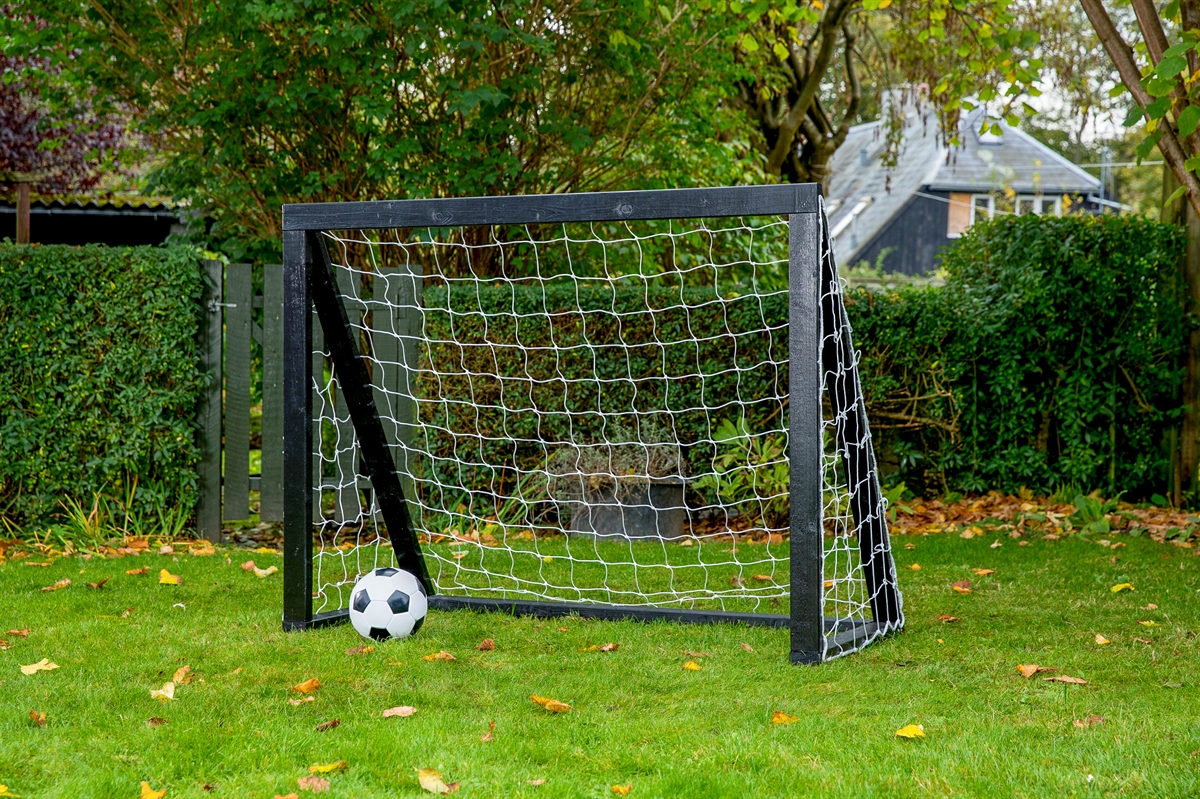 Billede af Fodboldmål i TRÆ - 150 cm x 120 cm med net i SORT - KRAFTIG KVALITET - HURTIG LEVERING hos HomeX.dk